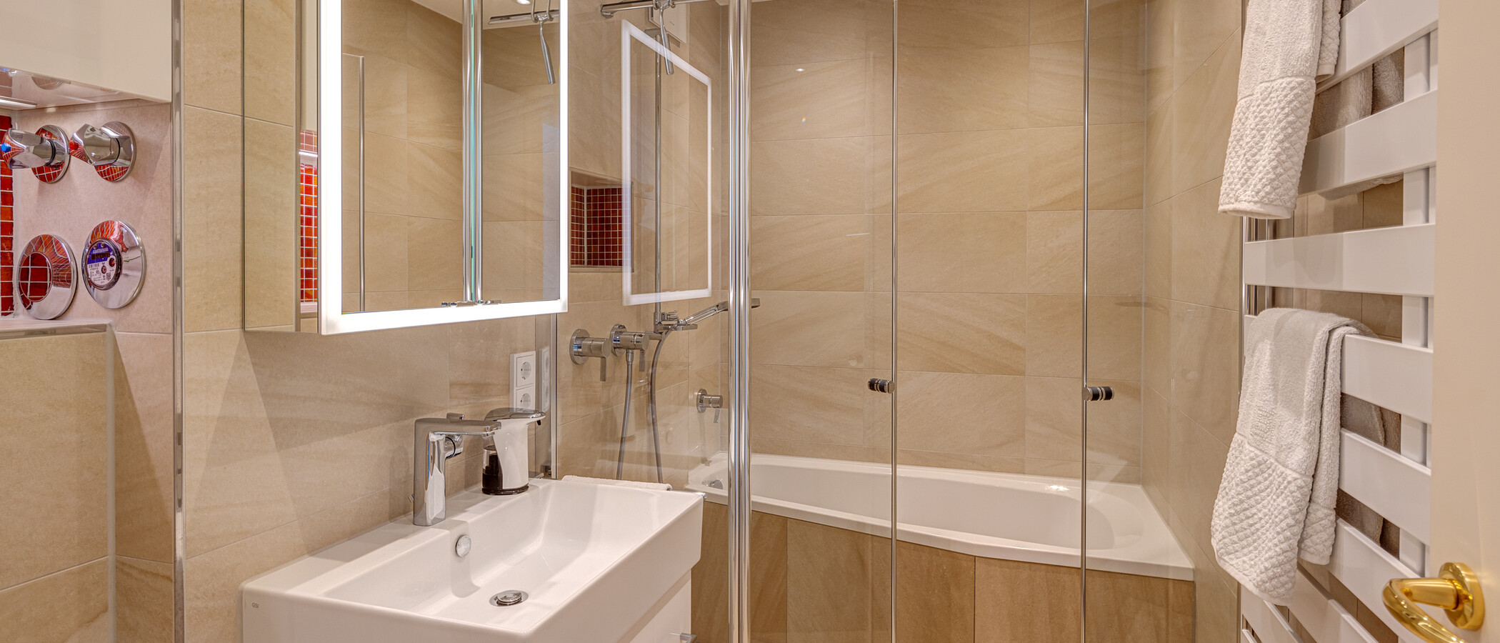 apartment München Haidhausen 01 bathroom 14014