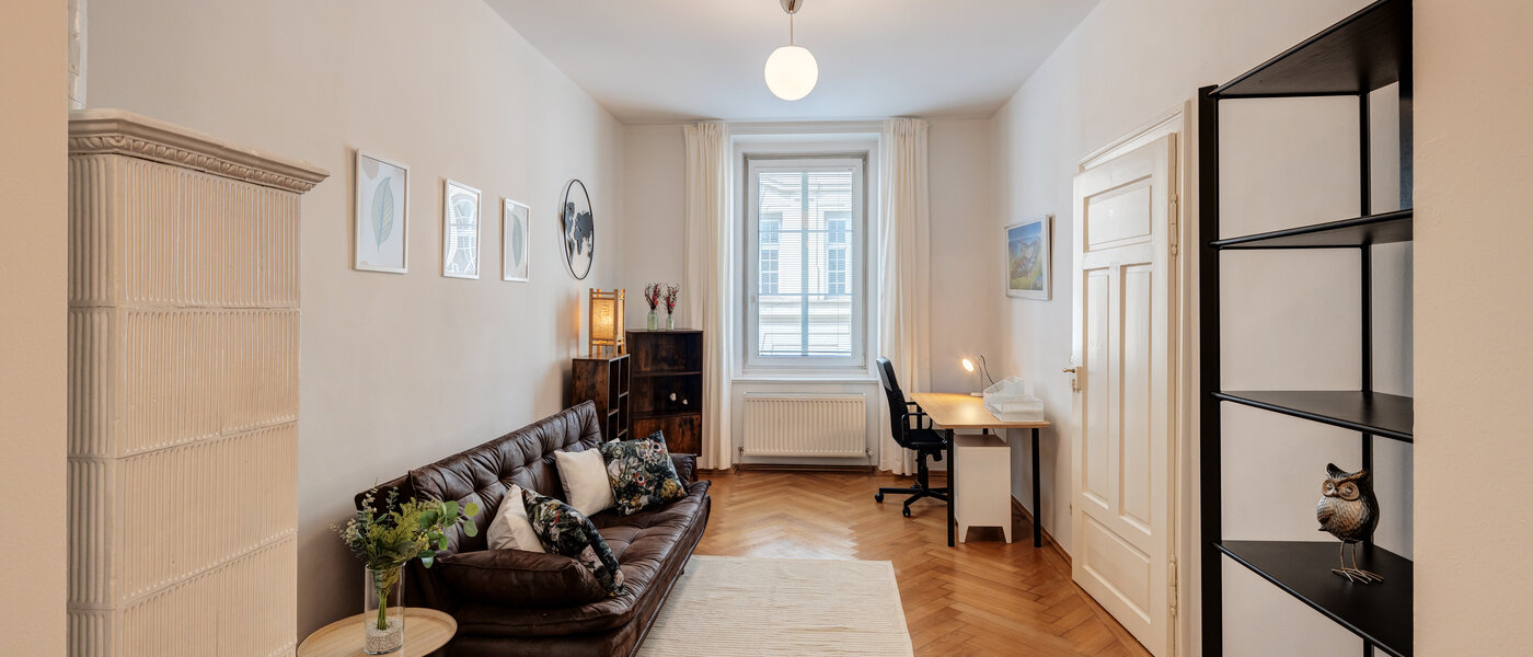 apartment München Altstadt 01 Workspace/Guestroom 14028