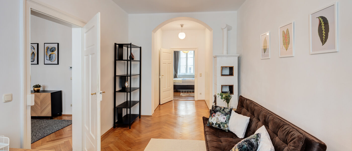 apartment München Altstadt 04 Workspace/Guestroom 14028