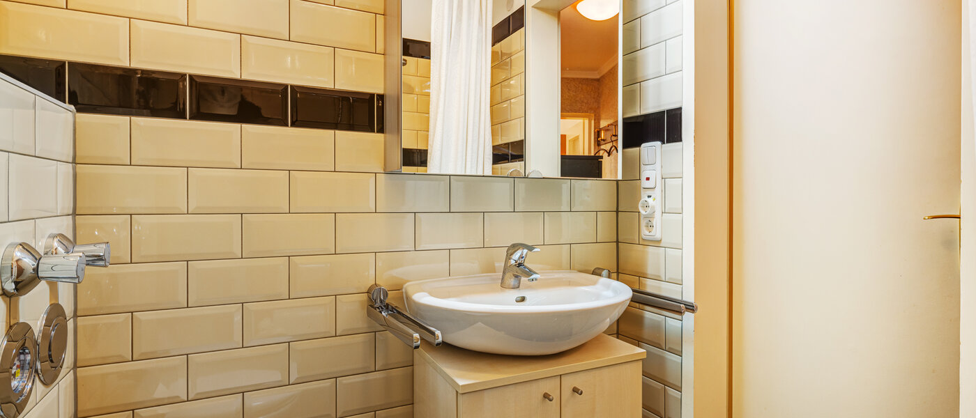 apartment München Schwabing-West 02 bathroom 14029