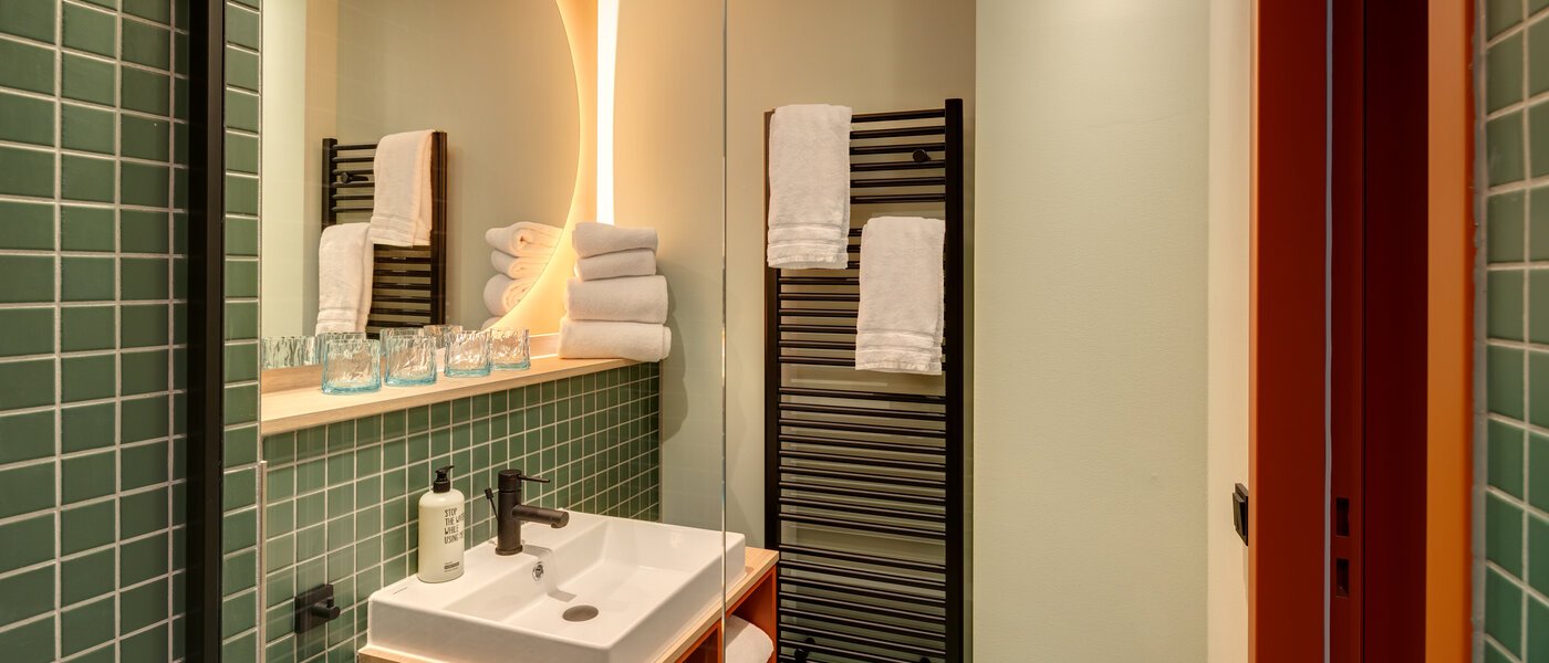 studio Unterföhring 01 bathroom 14036