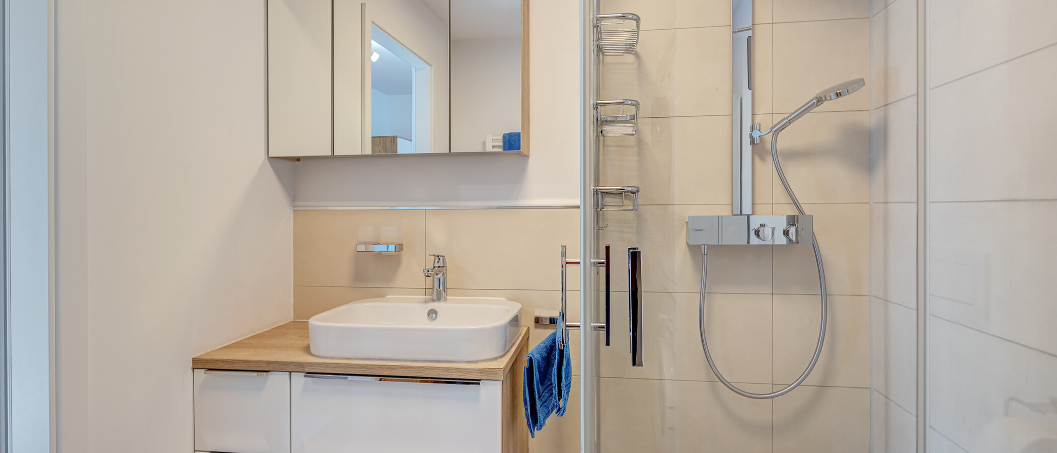 apartment München Moosach 01 2. bathroom 14041