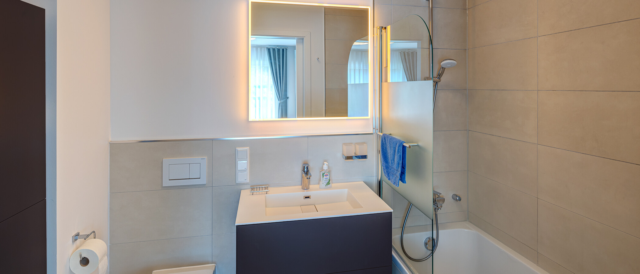 apartment München Moosach 01 1. bathroom 14041