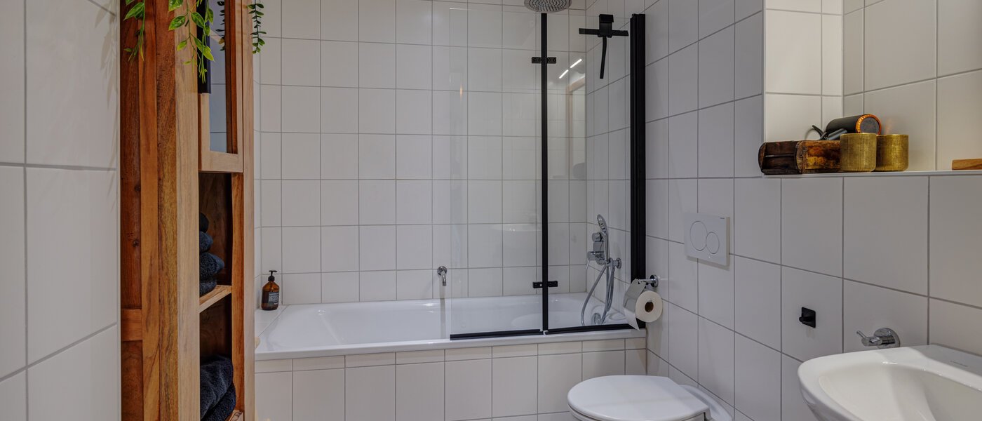 studio München Neuhausen 01 bathroom 14060