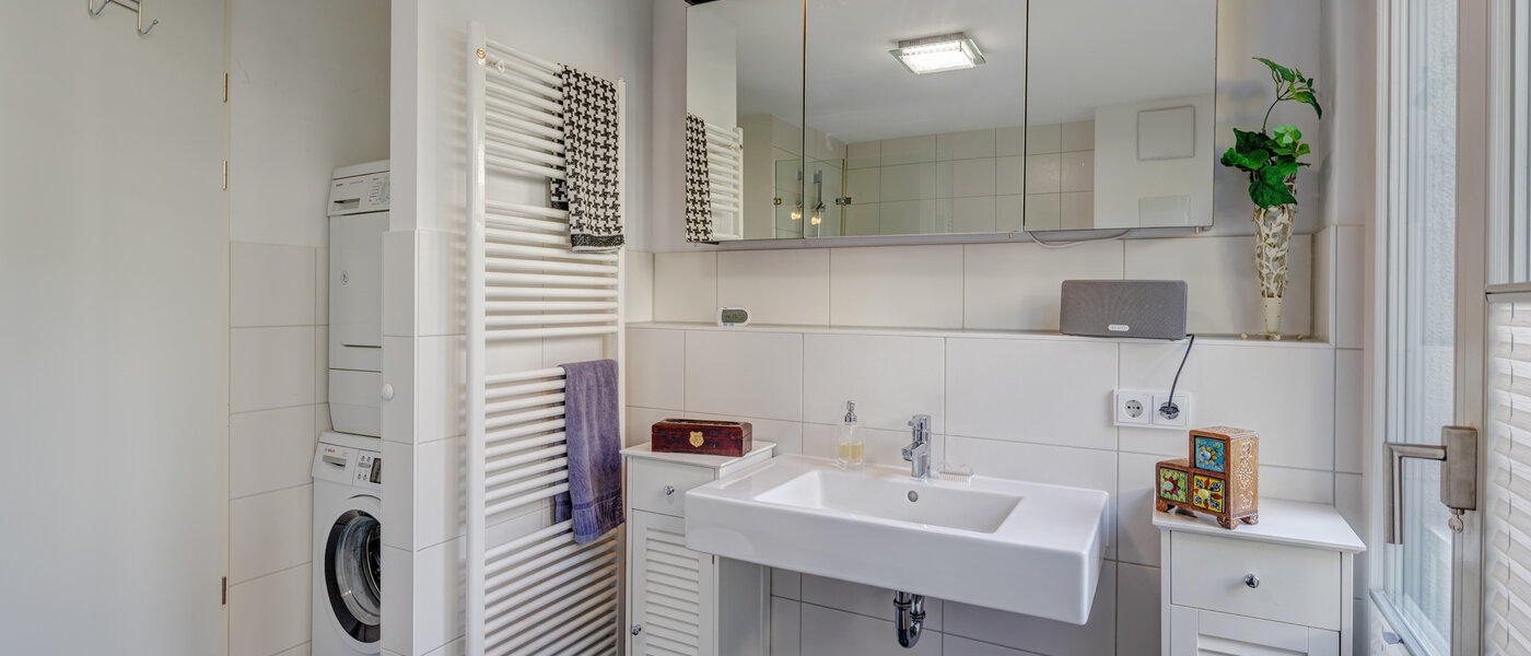 apartment with garden 	 München Thalkirchen 03 bathroom 14062