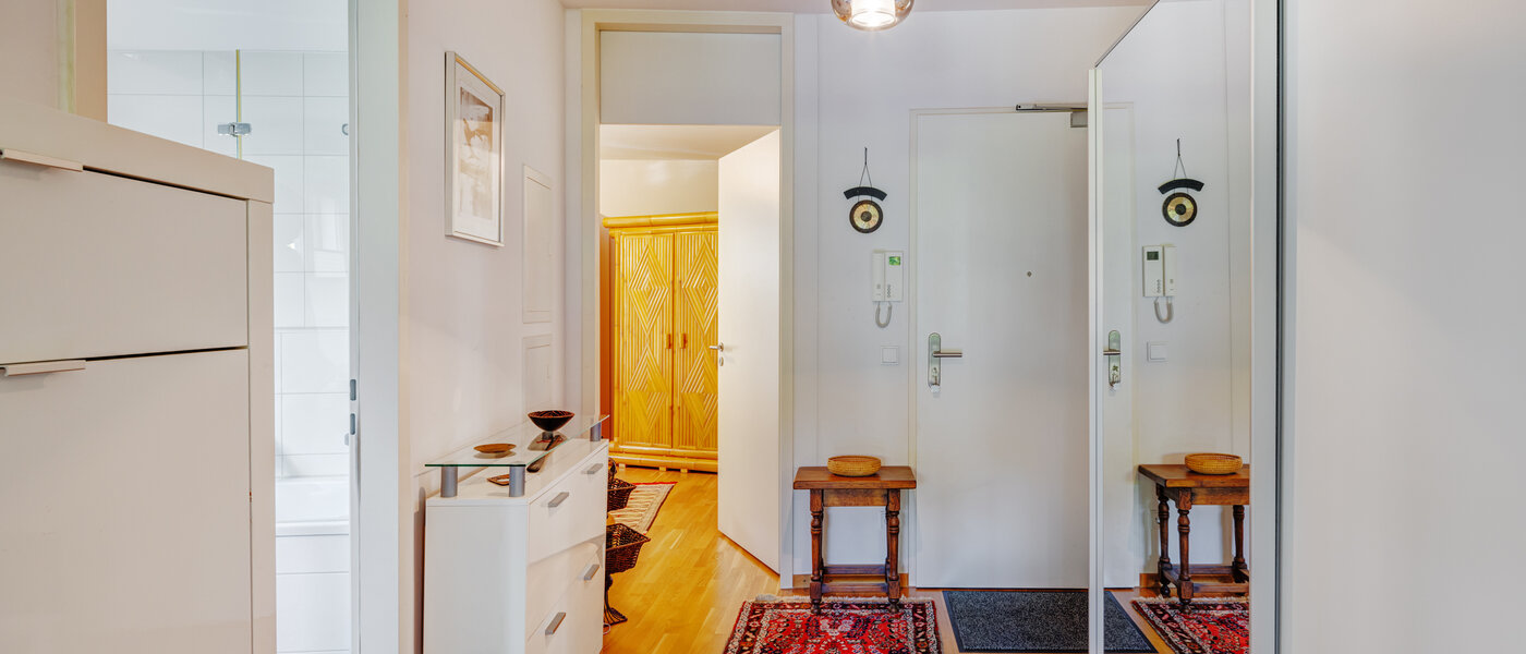 apartment with garden 	 München Thalkirchen 01 hall 14062