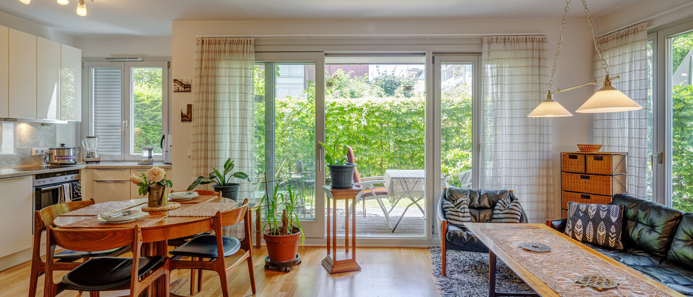 apartment with garden 	 München Thalkirchen 01 living area 14062