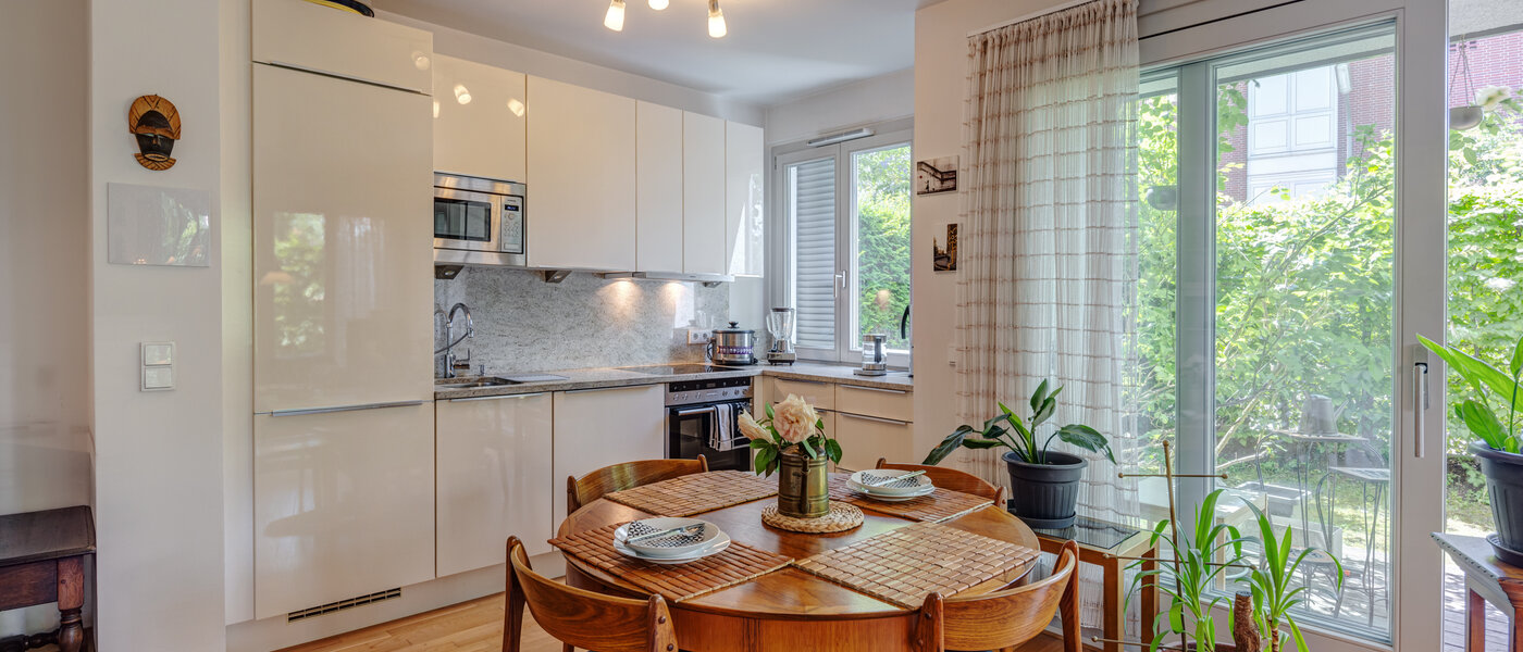 apartment with garden 	 München Thalkirchen 04 living area 14062