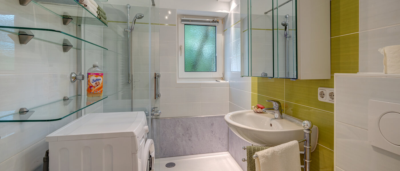 apartment München Parkstadt Bogenhausen 01 bathroom 14066