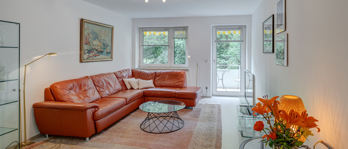 apartment München Parkstadt Bogenhausen 02 living room 14066