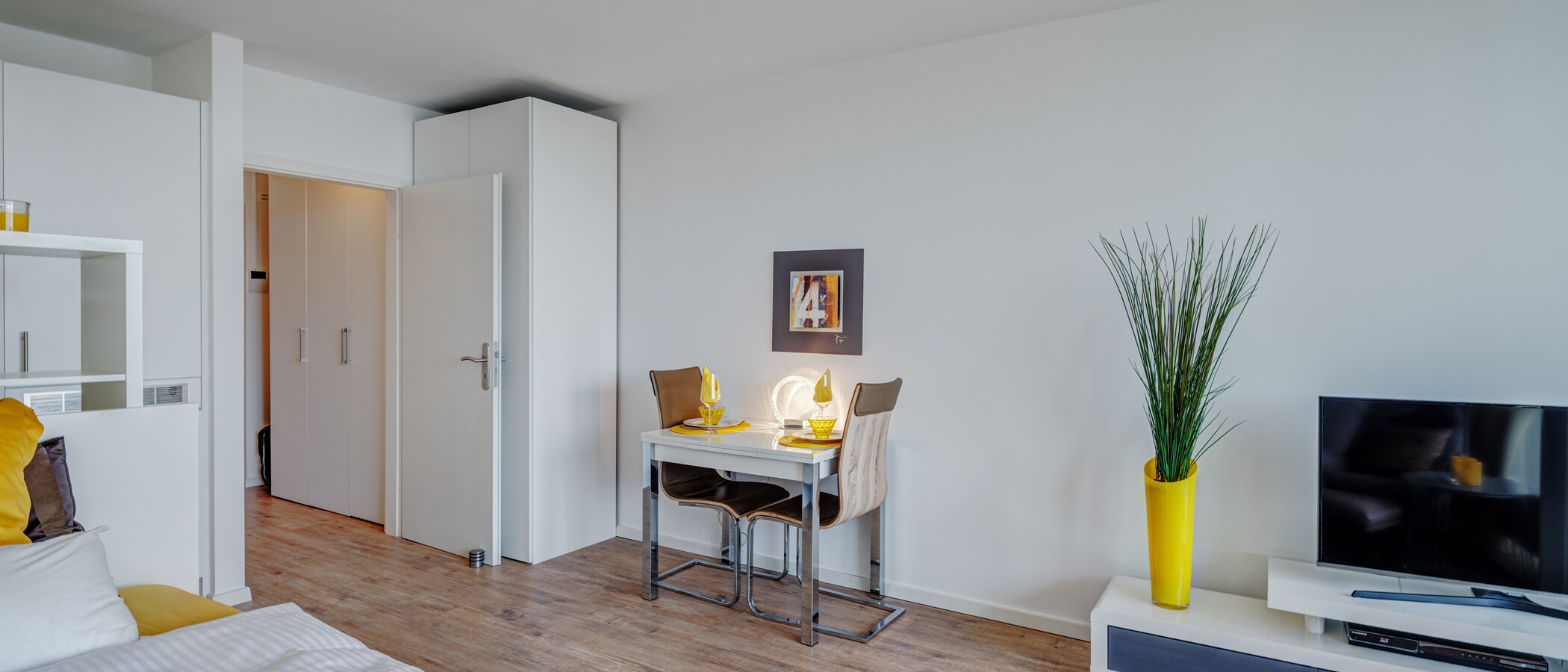 apartment München Schwabing (rechts der Leopoldstraße) 03 living area 14071