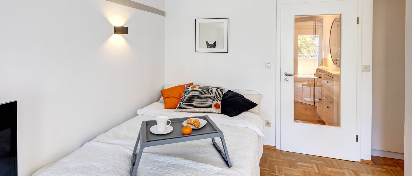 apartment München Maxvorstadt - Westen 01 sleeping area 14102