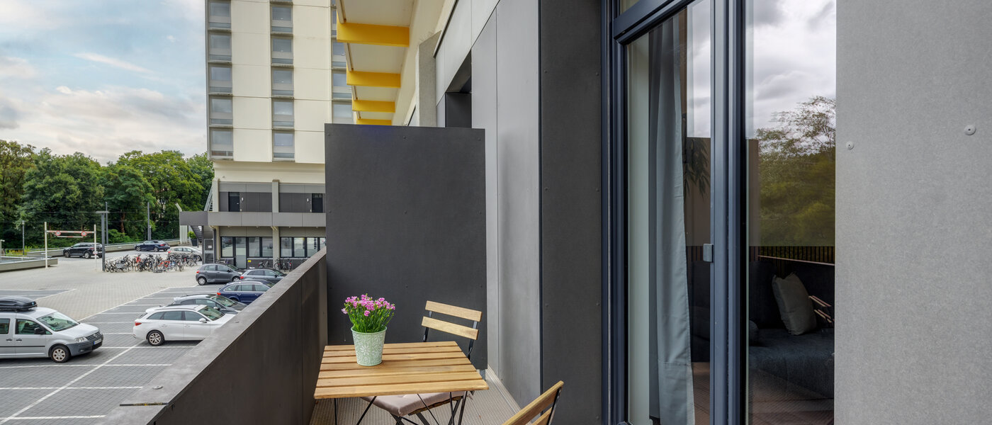 studio München Schwabing 03 balcony 14107