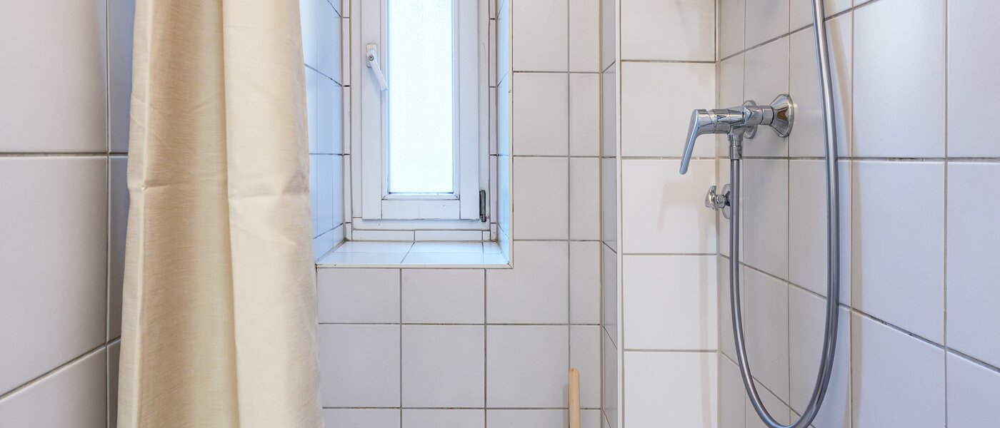 studio München Neuhausen 04 bathroom 14110