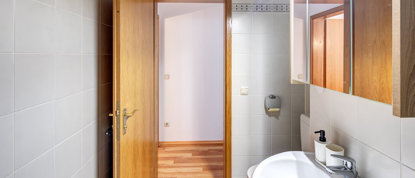 apartment Unterhaching 02 bathroom 14113
