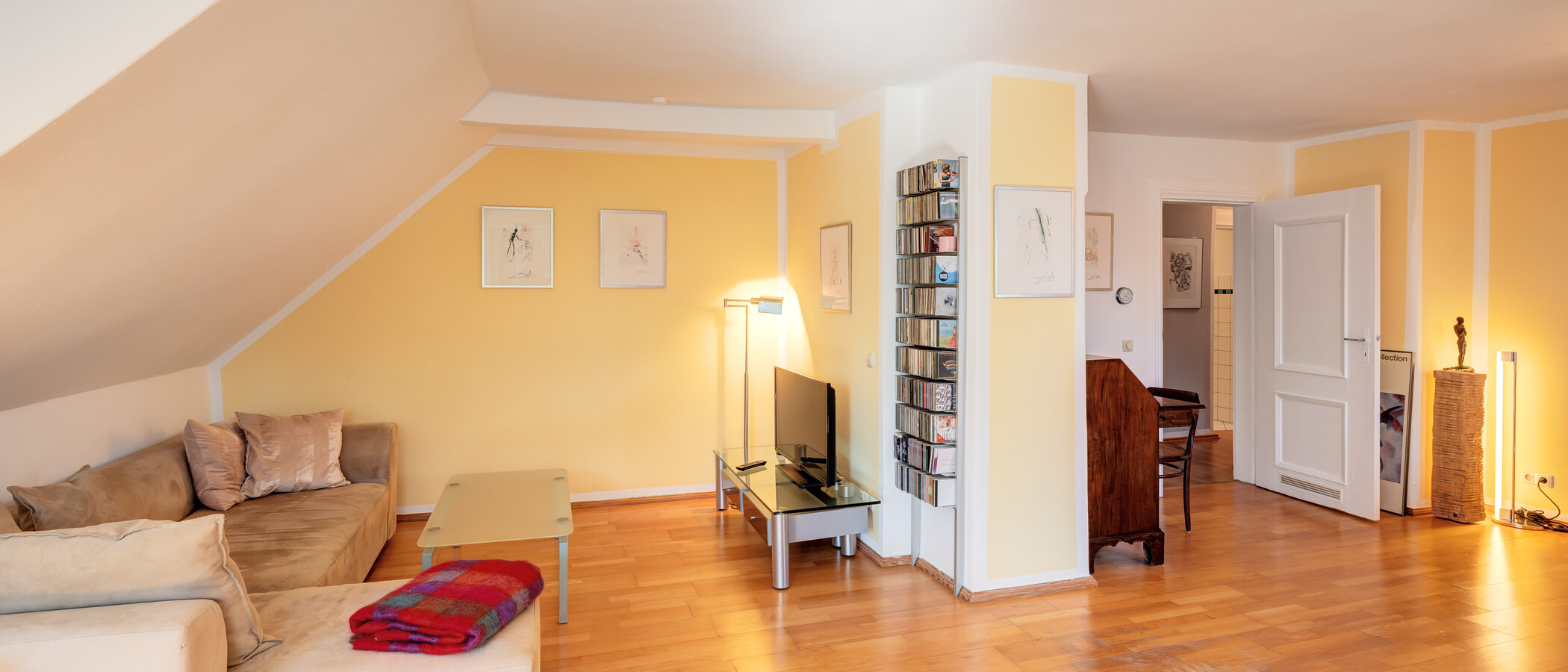 attic apartment München Neuhausen 05 living area 14119