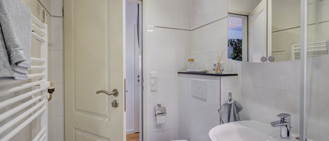 apartment München Mittersendling 02 bathroom 14157