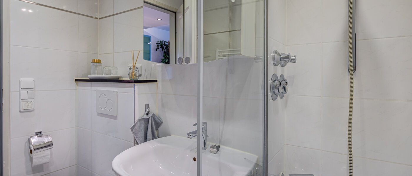 apartment München Mittersendling 03 bathroom 14157