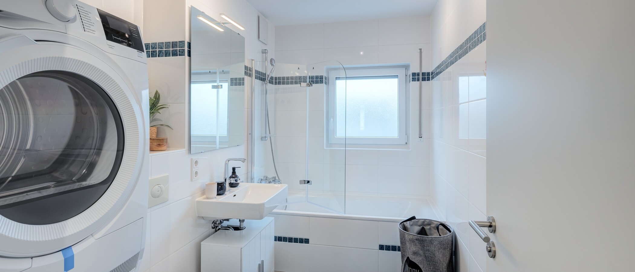 apartment Unterhaching 01 bathroom 14158