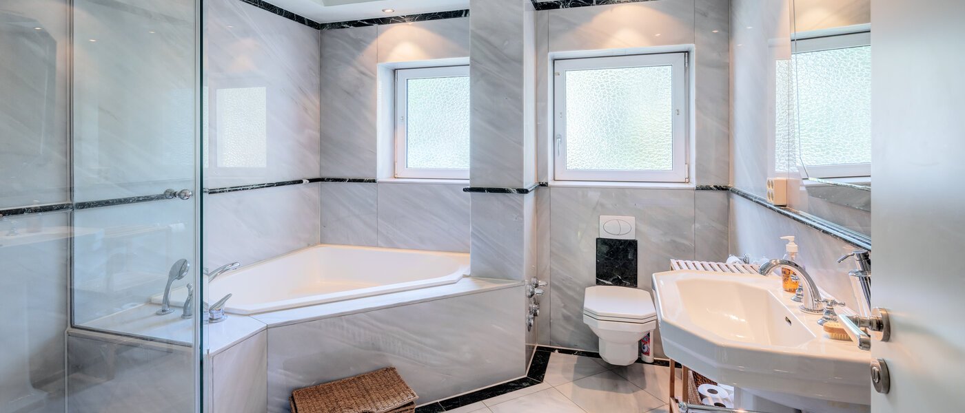 apartment München Solln 01 bathroom 14165