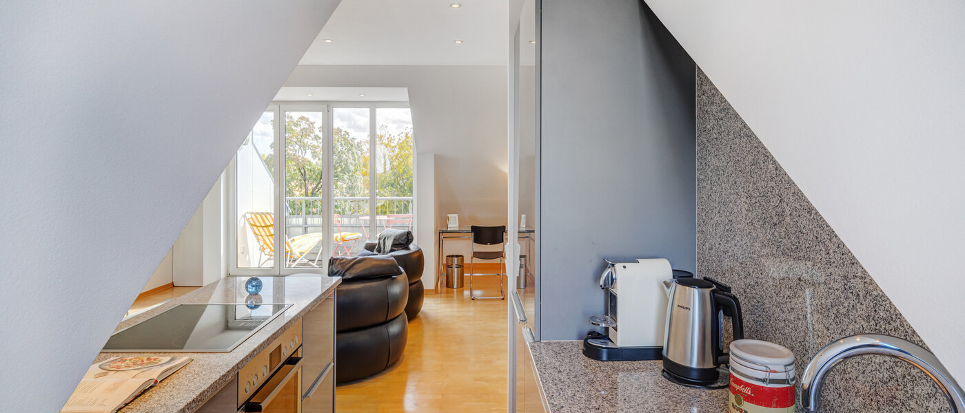 attic apartment München Bogenhausen 02 kitchen 14171