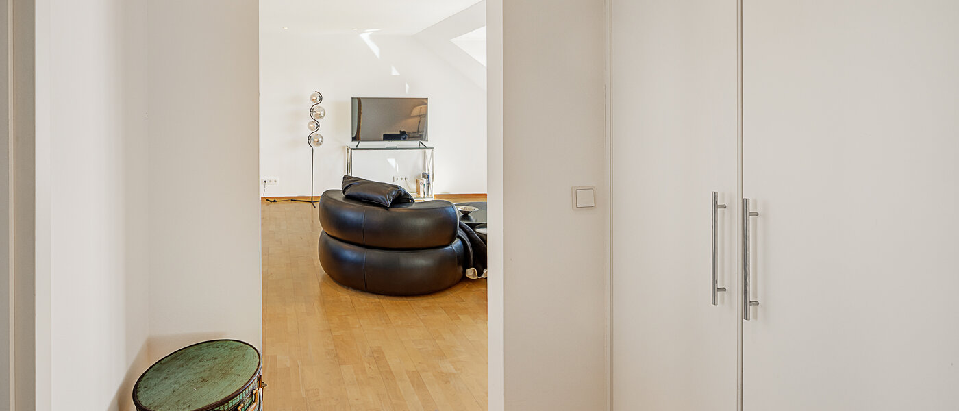 attic apartment München Bogenhausen 01 hall 14171