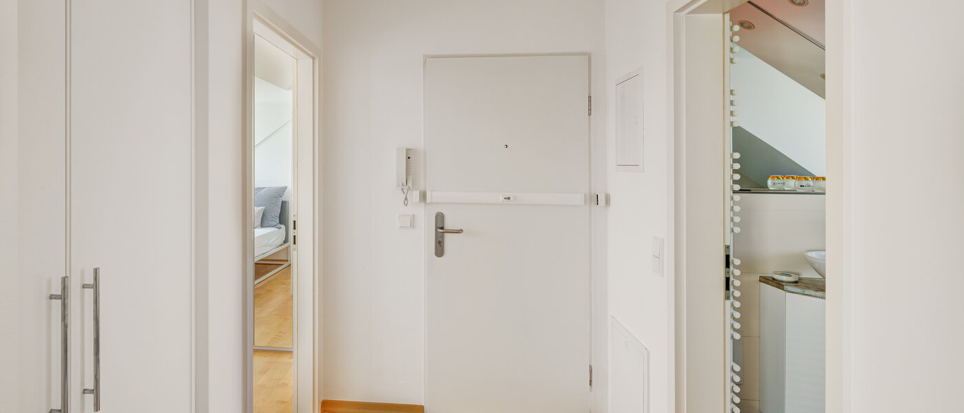 attic apartment München Bogenhausen 03 hall 14171