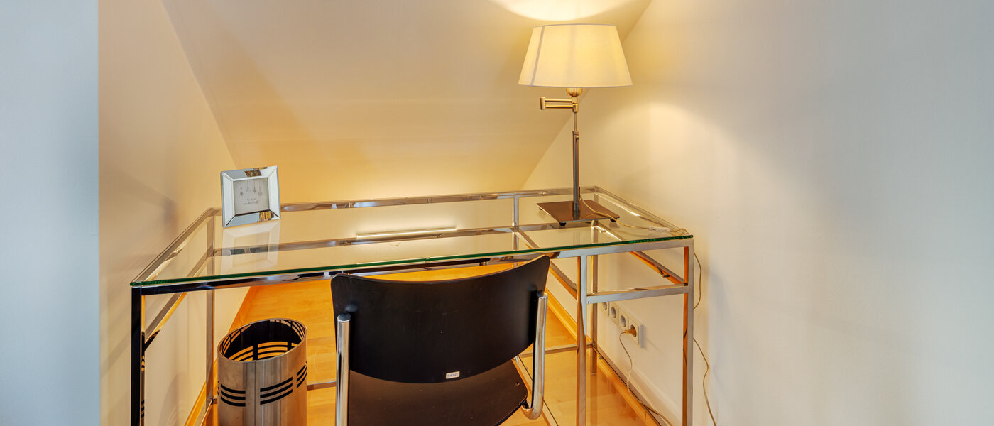 attic apartment München Bogenhausen 02 living area 14171