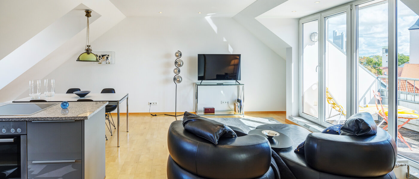 attic apartment München Bogenhausen 05 living area 14171