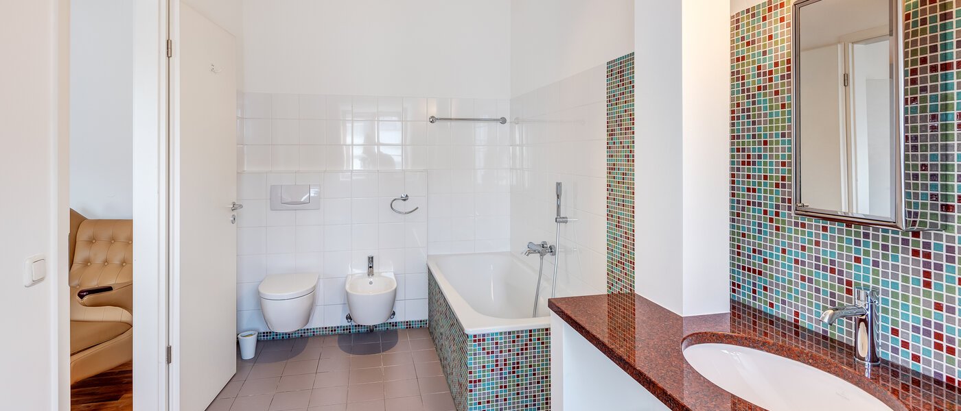 attic apartment München Isarvorstadt 02 bathroom 14172