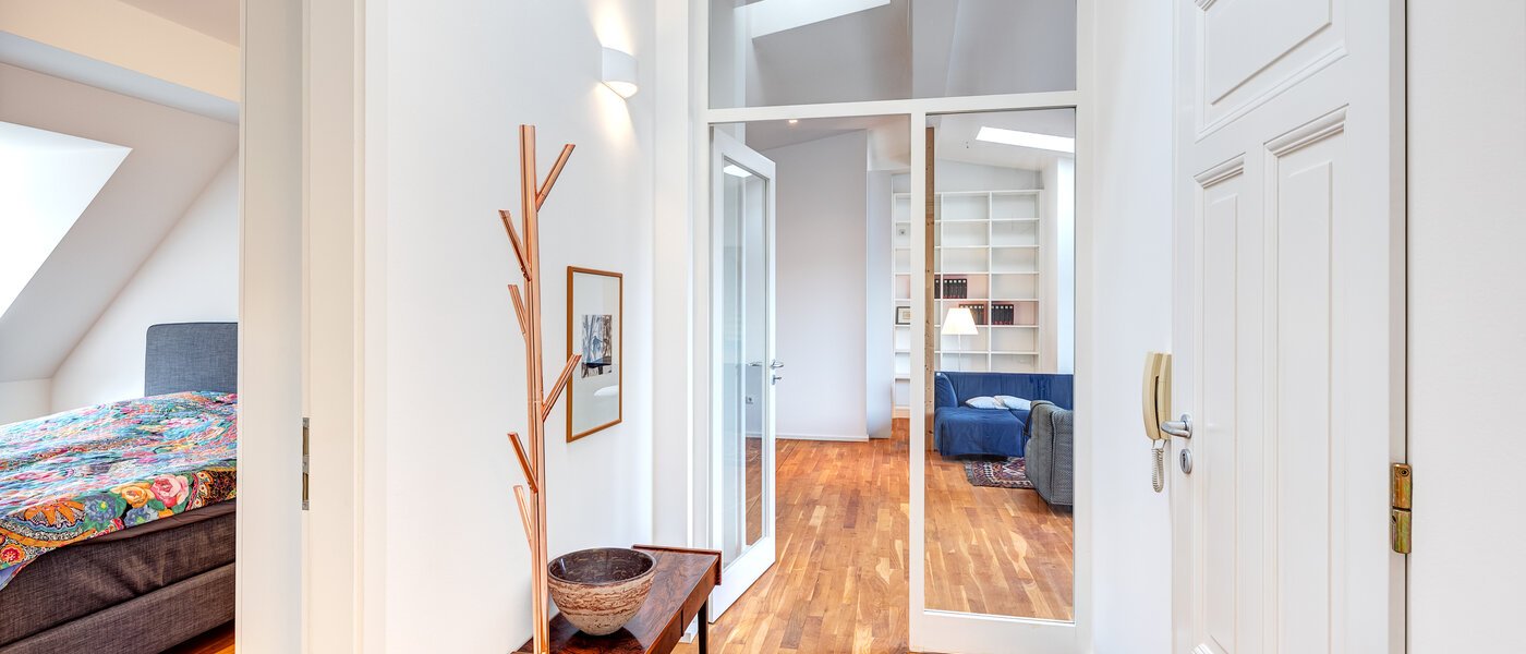 attic apartment München Isarvorstadt 01 hall 14172
