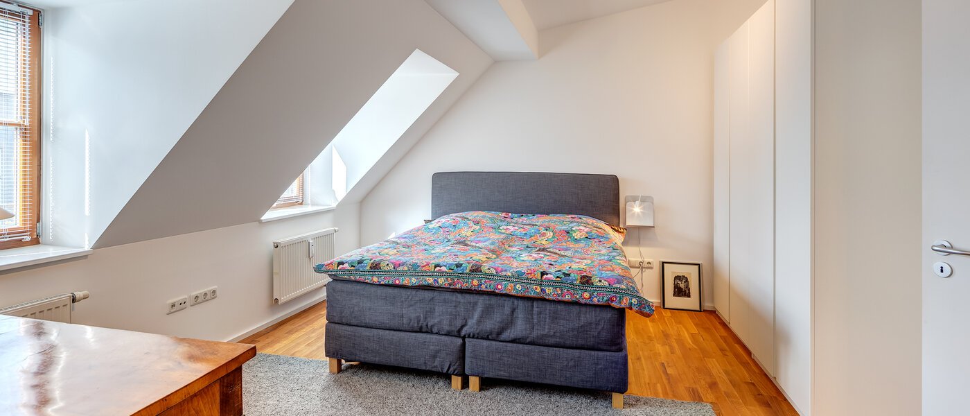attic apartment München Isarvorstadt 01 bedroom 14172