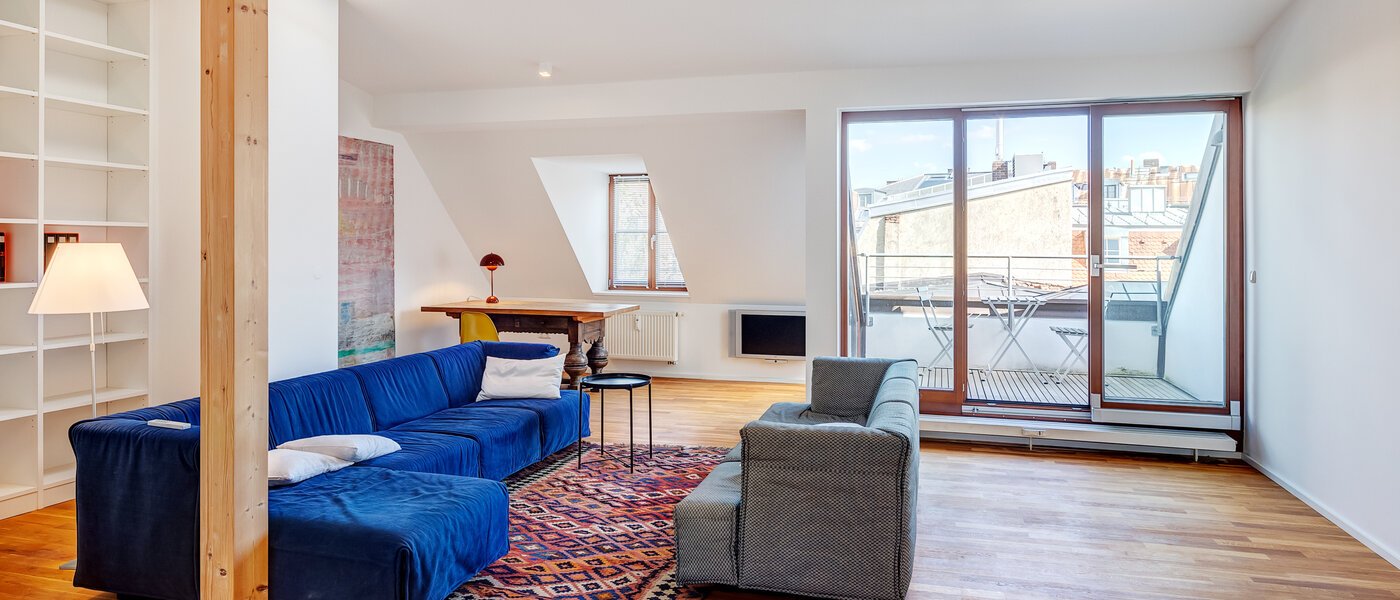 attic apartment München Isarvorstadt 01 living area 14172