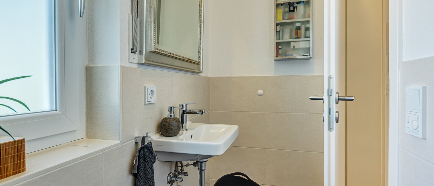 semi-detached house Ottobrunn 02 separate toilet 14180