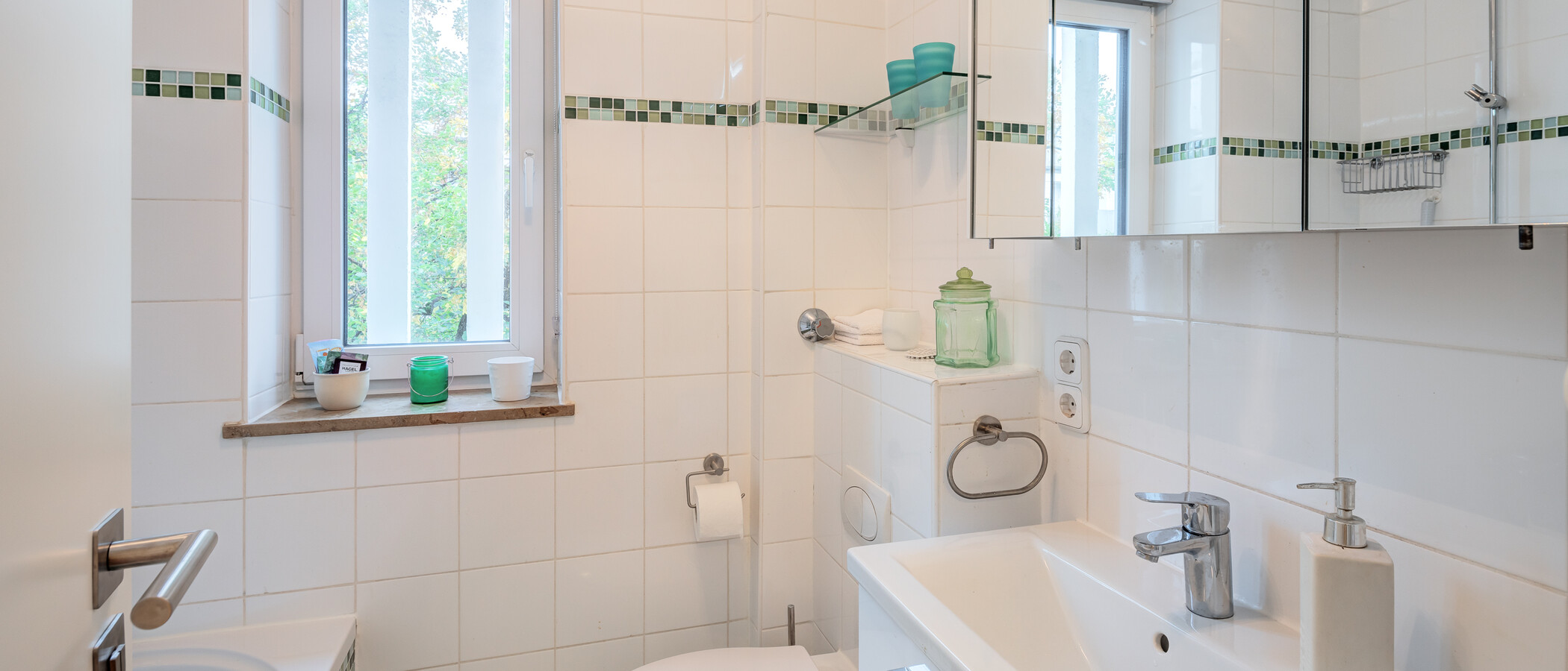 apartment München Bogenhausen 01 bathroom 14181
