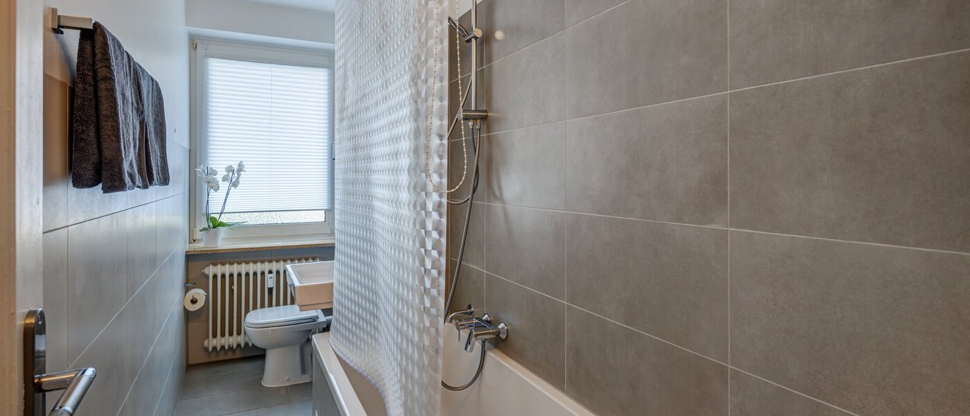 apartment München Schwabing-West 02 bathroom 14190