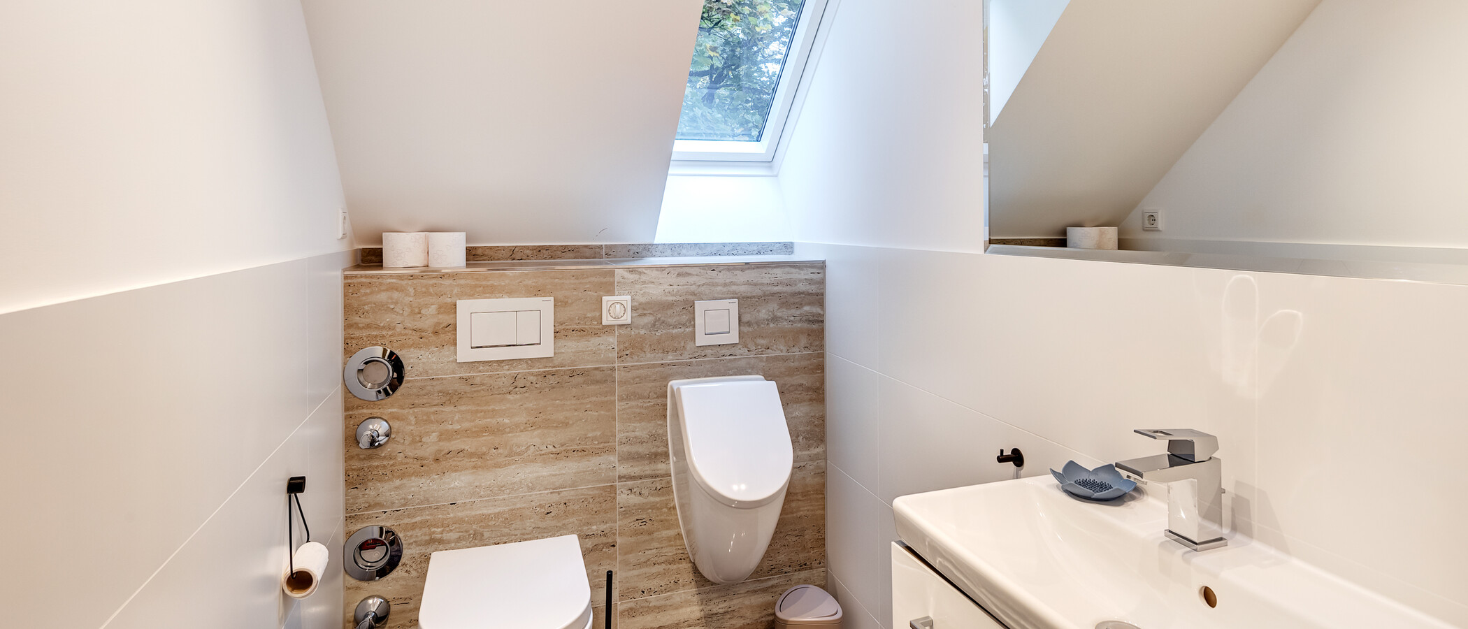 maisonette München Solln 01 guest toilet 14193