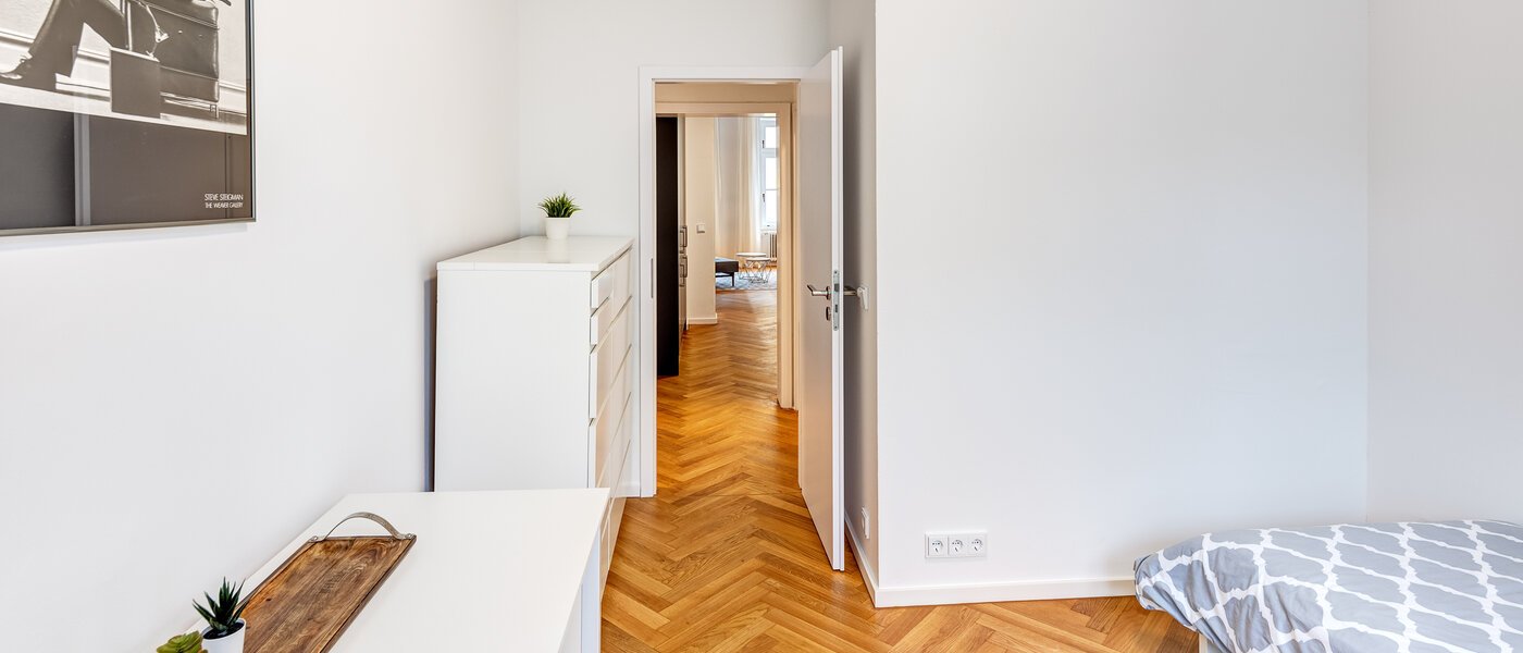 apartment München Maxvorstadt - Museumsviertel 03 Workspace/Guestroom 14203