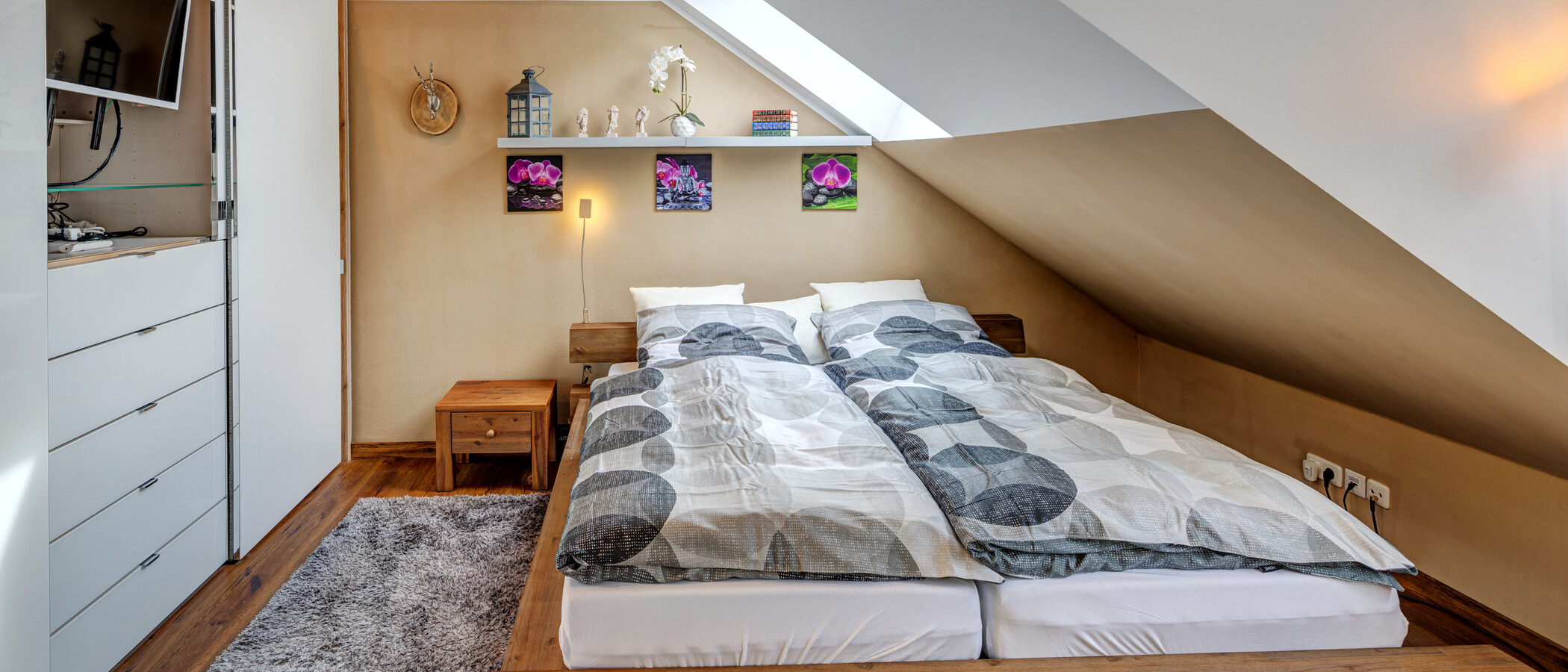 attic apartment München Waldperlach 01 sleeping area 14206