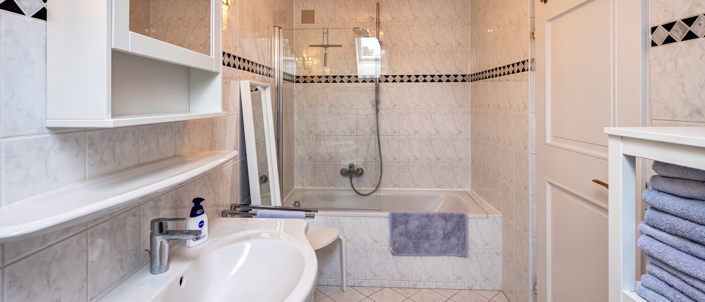 house Berg am Starnberger See 03 1. bathroom 14208