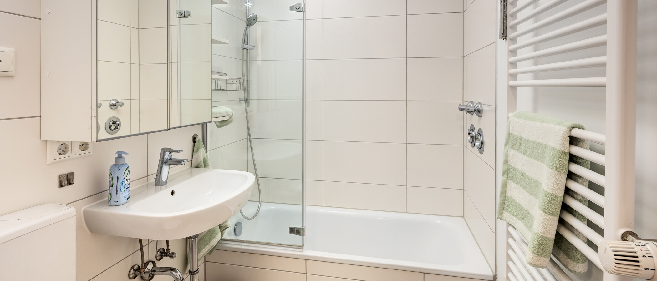 apartment München Aubing 01 bathroom 14209