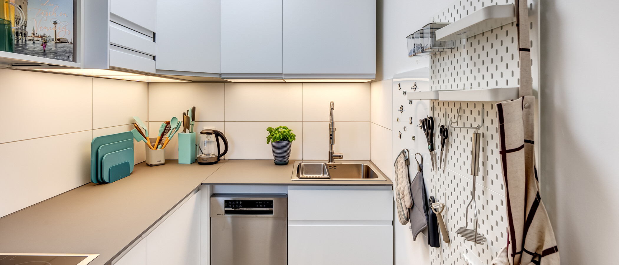 apartment München Schwabing (rechts der Leopoldstraße) 01 kitchen 14213