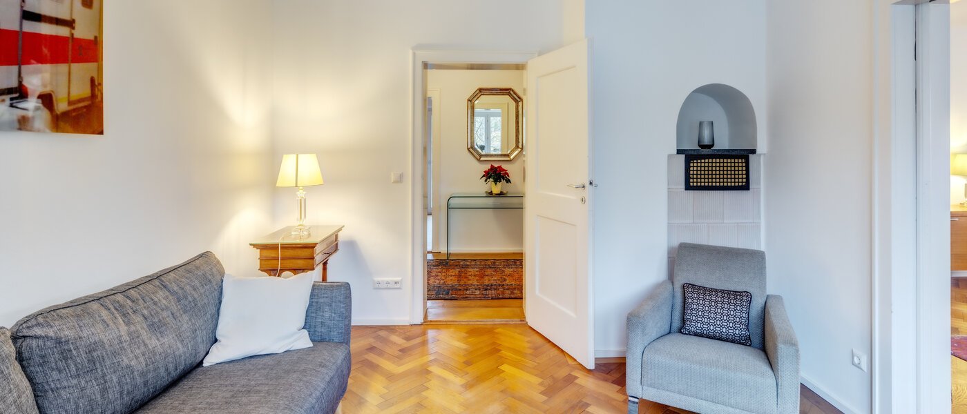 apartment München Bogenhausen 03 living room 14241