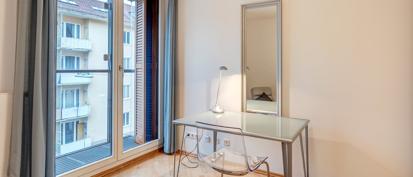 apartment München Schwabing 04 office 14257
