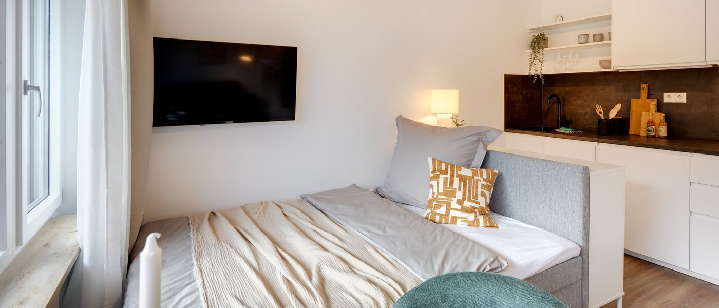 studio München Schwabing-Nord (zw. Leopoldstraße & Englischen Garten) 01 sleeping area 14305