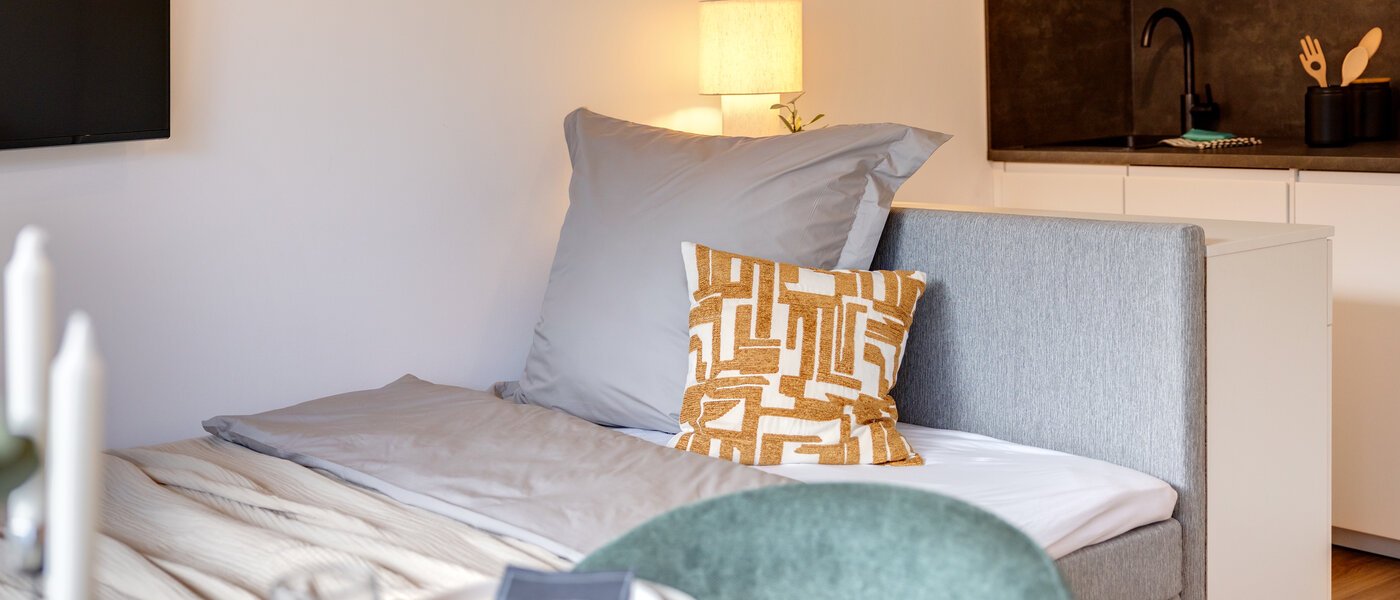 studio München Schwabing-Nord (zw. Leopoldstraße & Englischen Garten) 02 sleeping area 14305