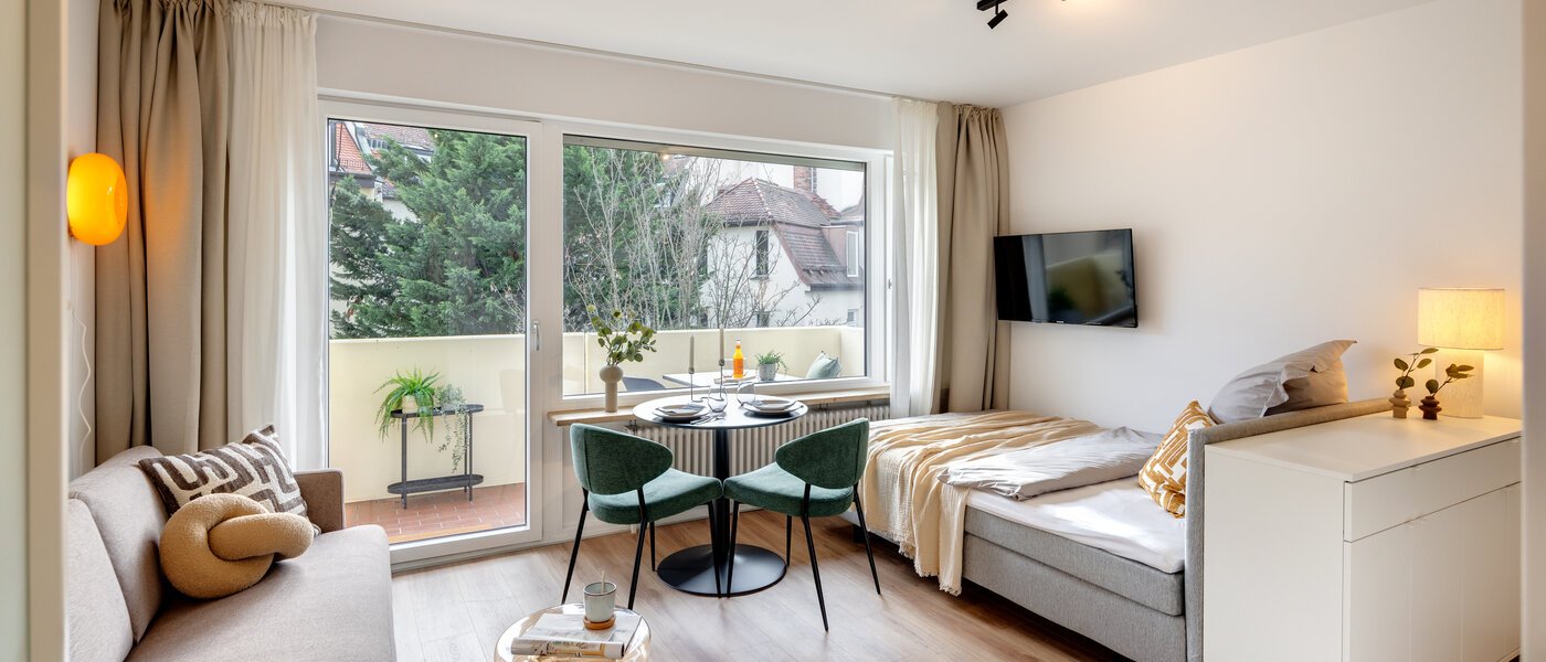 studio München Schwabing-Nord (zw. Leopoldstraße & Englischen Garten) 01 living area 14305