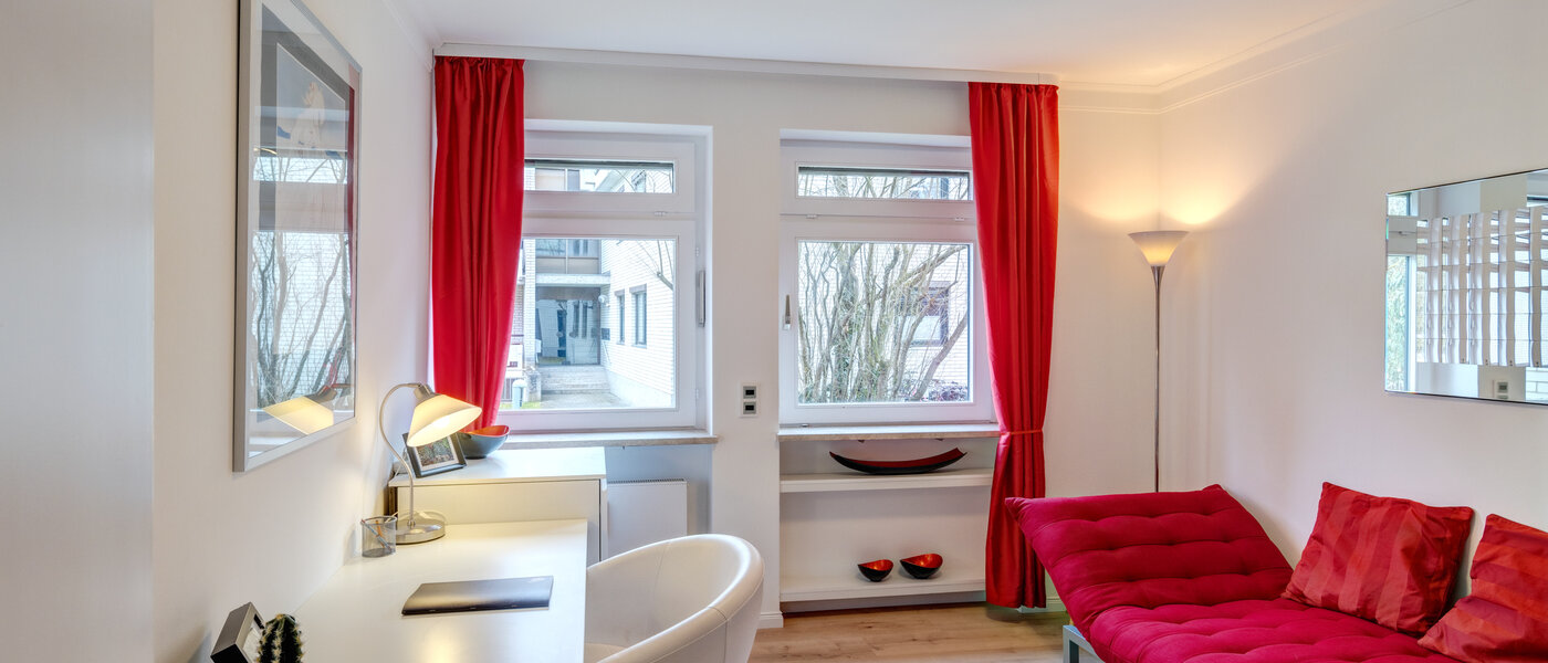 apartment München Solln 01 Workspace/Guestroom 14326