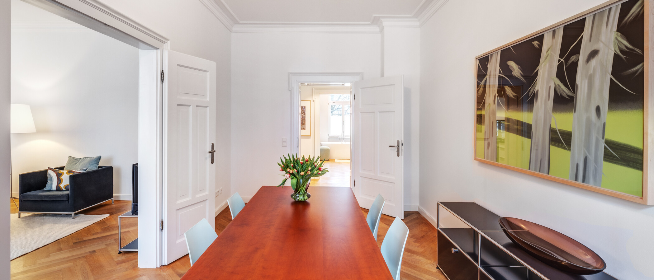 apartment München Neuhausen 03 dining room 14340