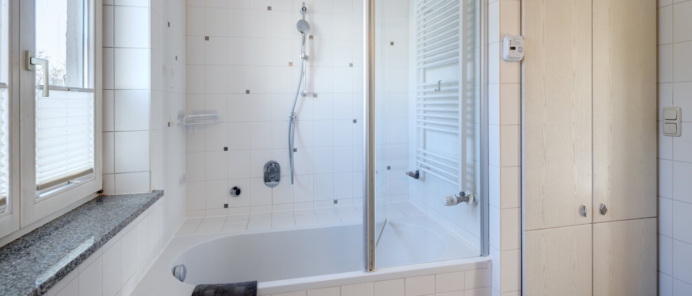 apartment München Bogenhausen 02 bathroom 14344